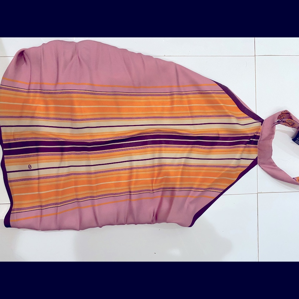 Gucci reversible silk scarf blouse